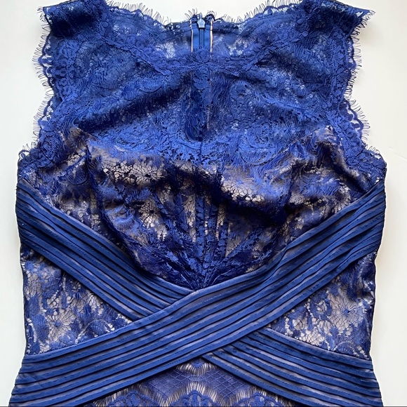 Tadashi Shoji Chantilly Boatneck Lace blue sheath dress - Picture 4 of 10